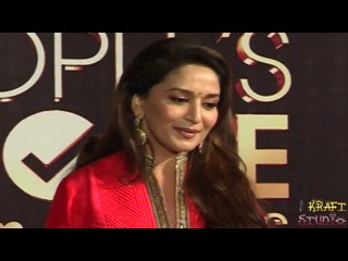 madhuri dixit at peoples choice awards on red carpet mature