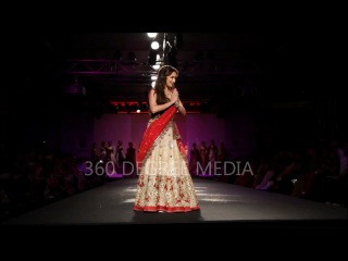 madhuri dixit at delhi couture fashion week 2012 - walks for anju modi mature