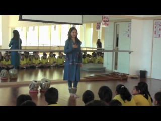 master class on indian kathak dance for teen from madhuri dixit mature